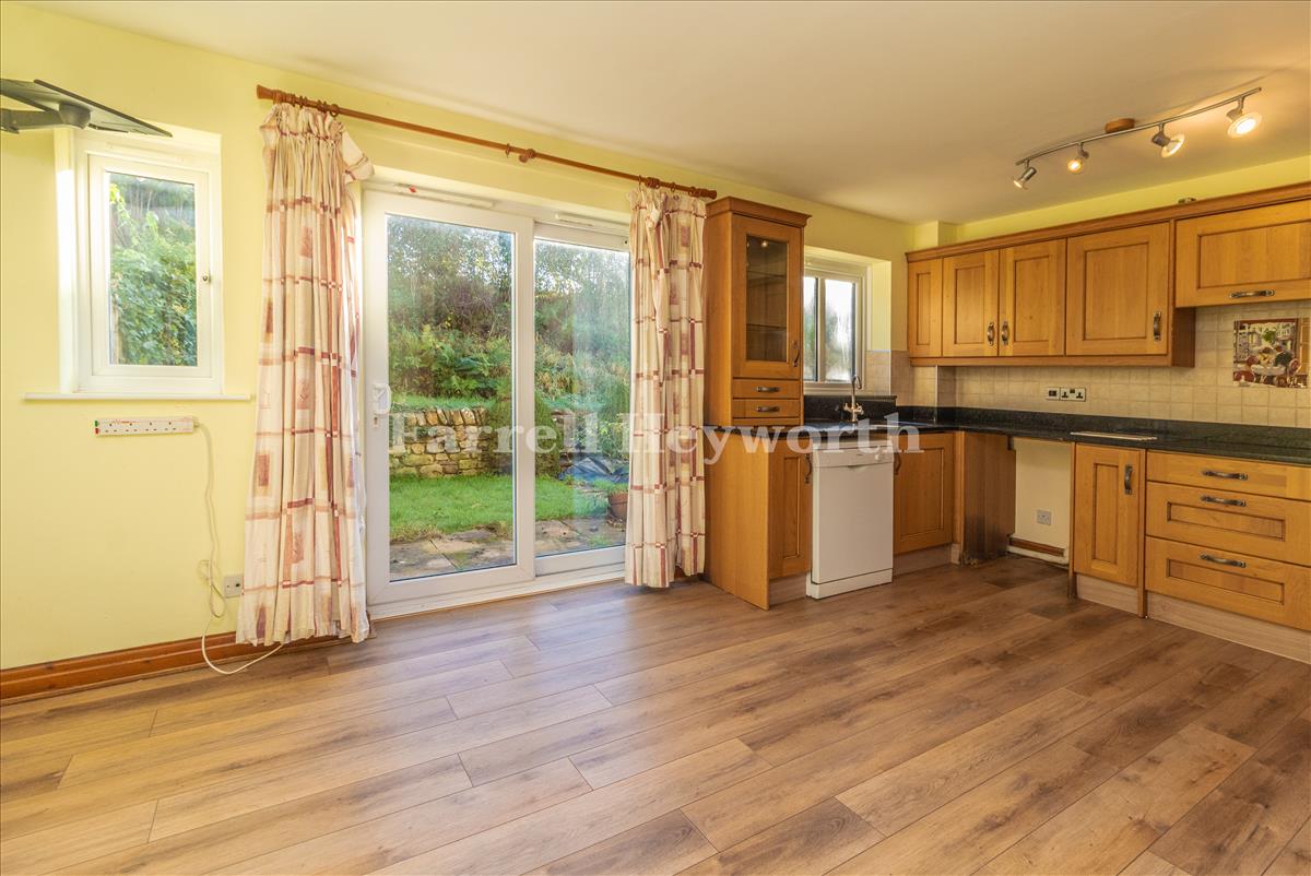 Kitchen Diner image 3