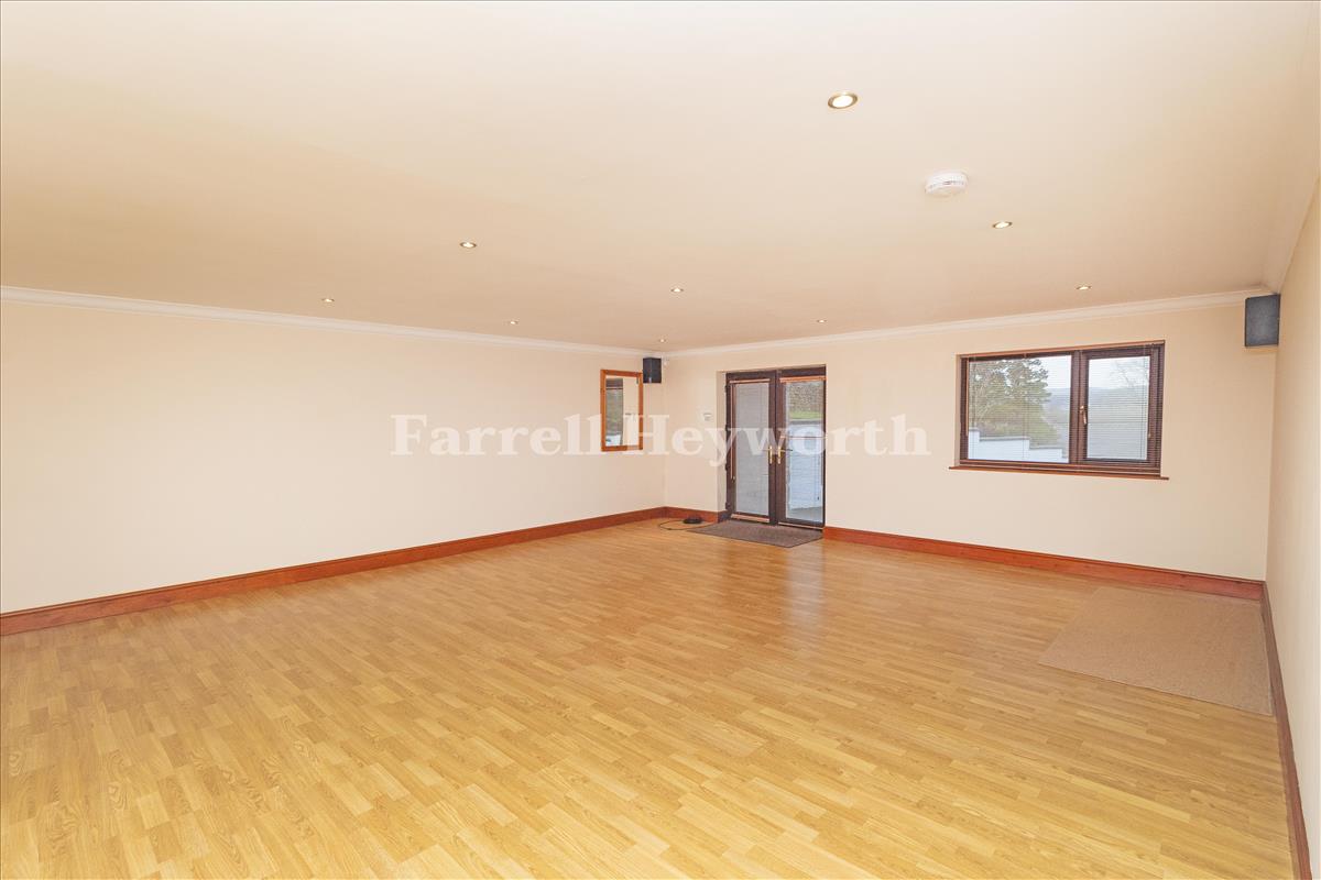 Living room or Bedroom 4