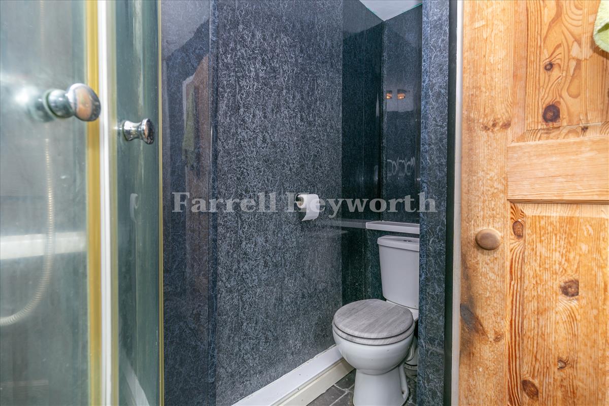 Shower room 2