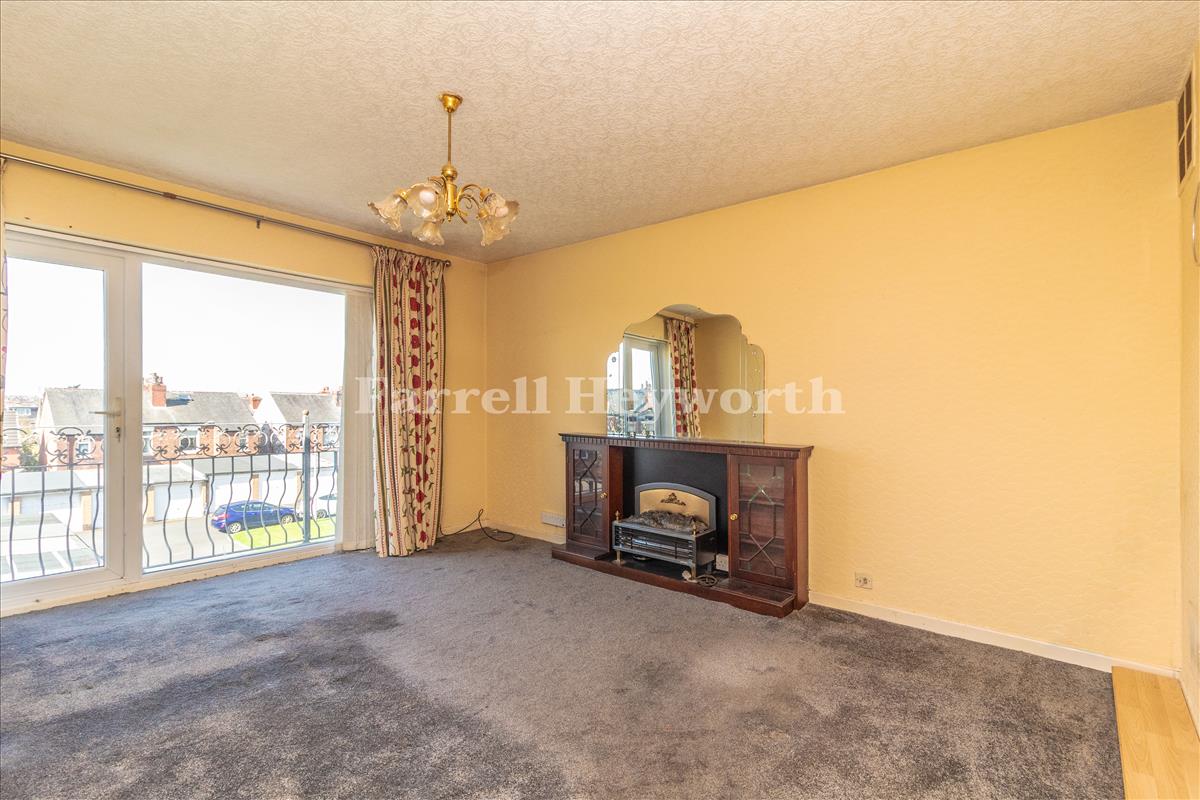 Lounge image 3