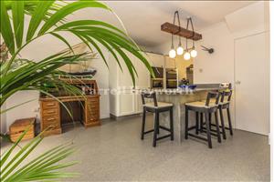 Dining e