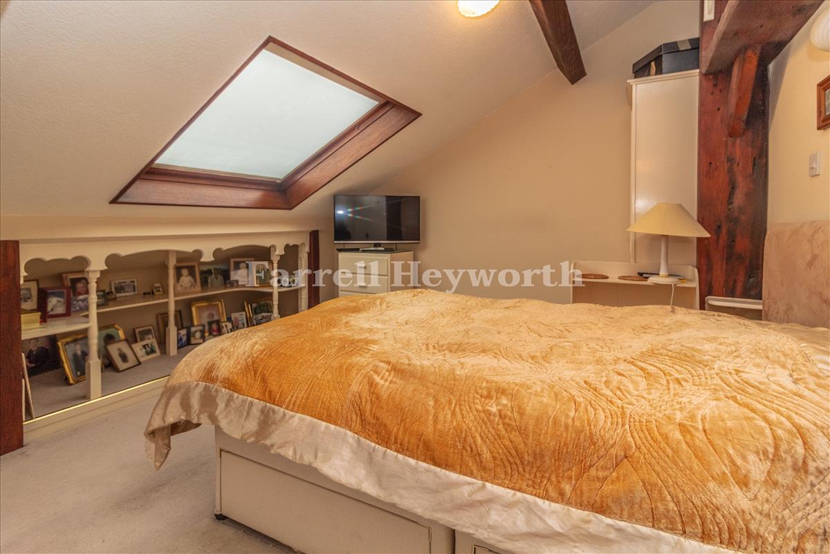 Master Bedroom image 2