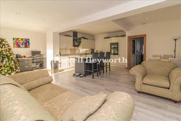 Open Plan Living image 3