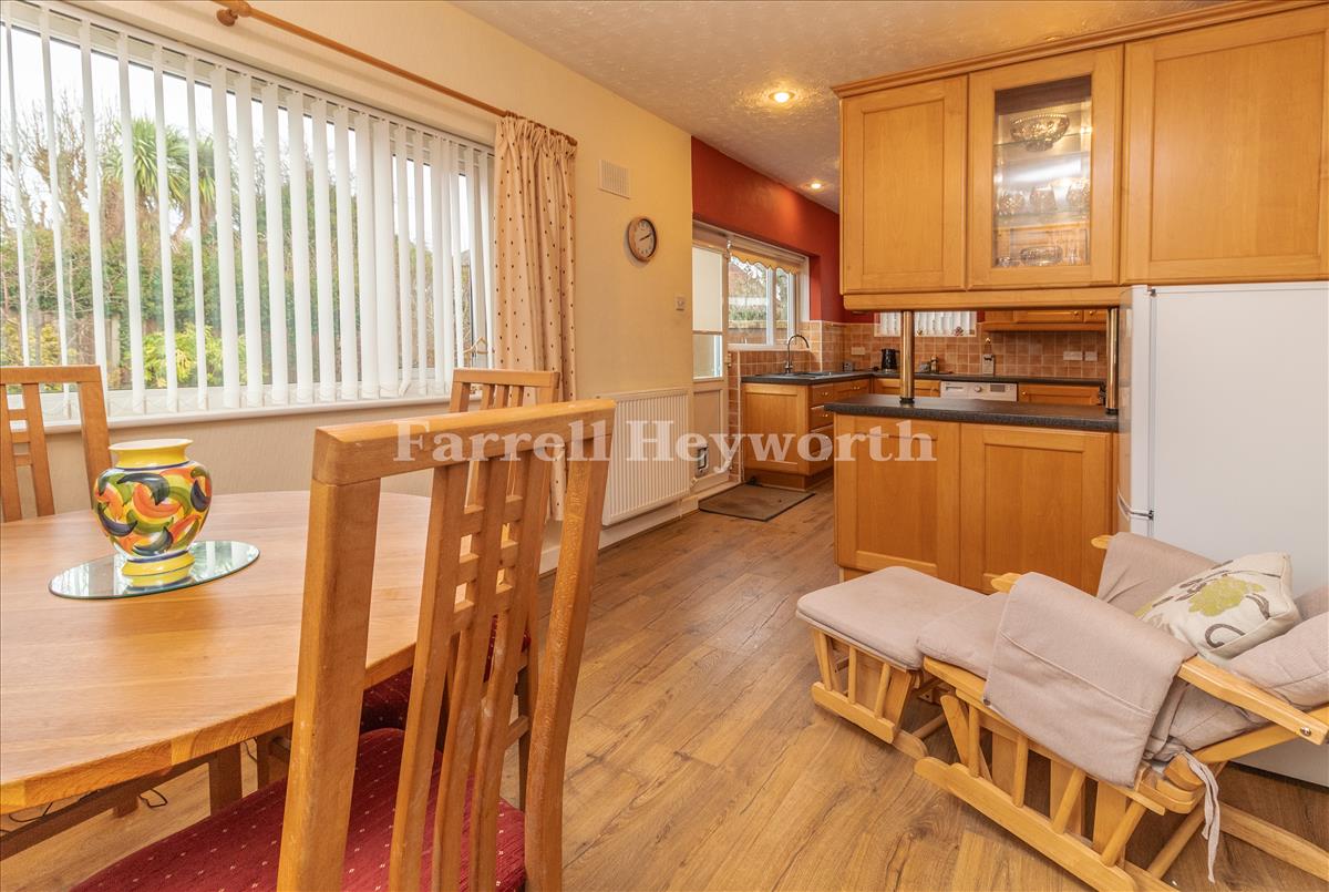 Kitchen Diner image 2