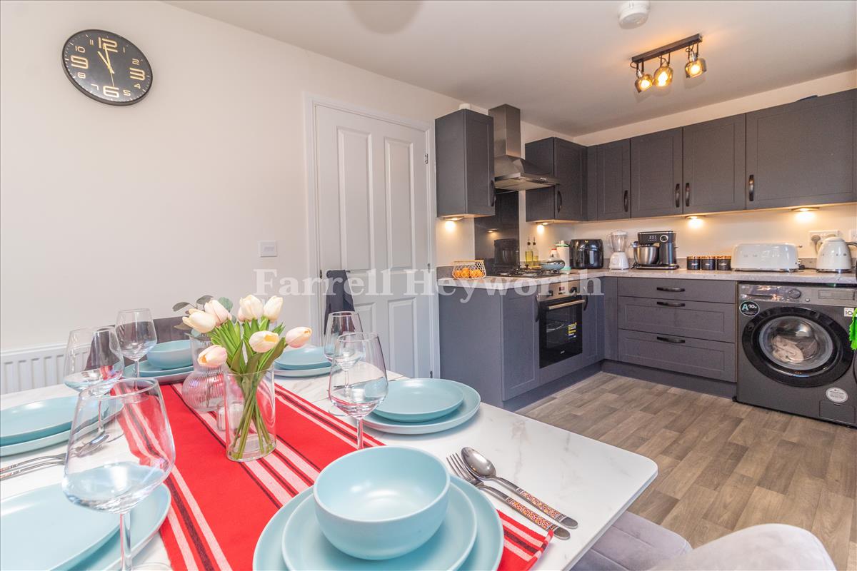 Kitchen Diner image 2