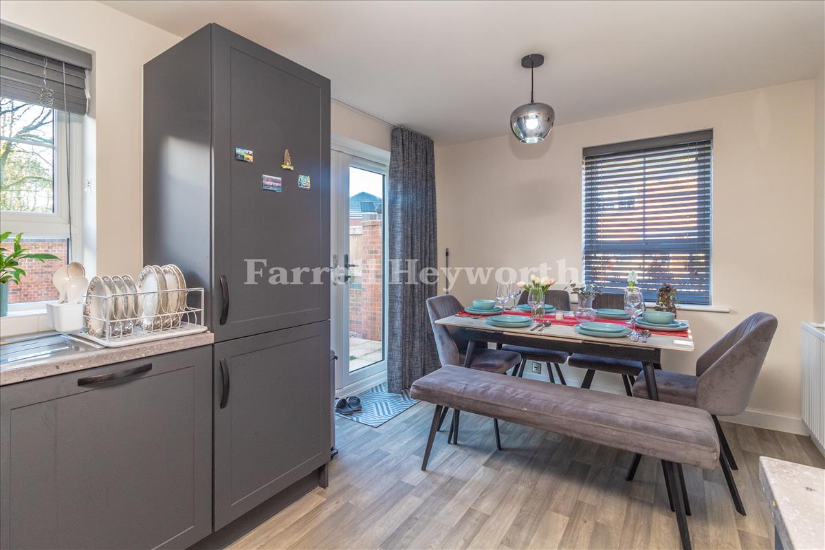 Kitchen Diner image 3