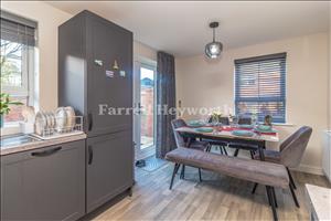 Kitchen Diner image 3