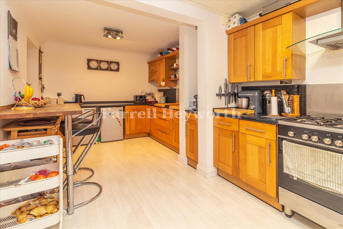 Kitchen Diner image 5