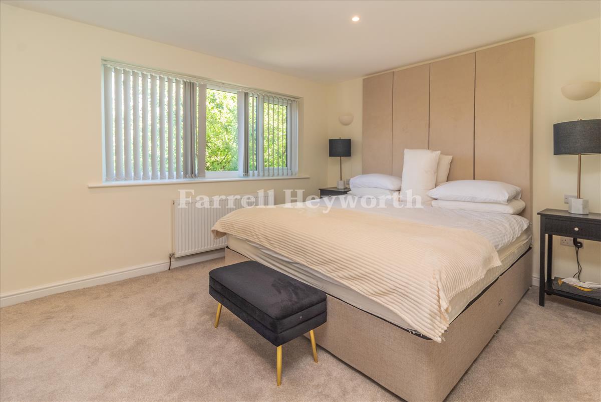 Bedroom 1 image 2