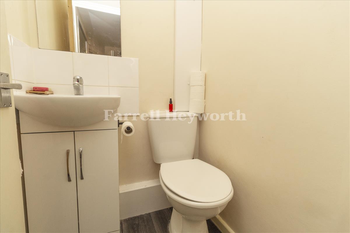 Basement Flat WC