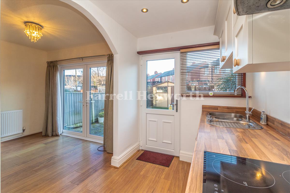 Kitchen Diner Area image 2