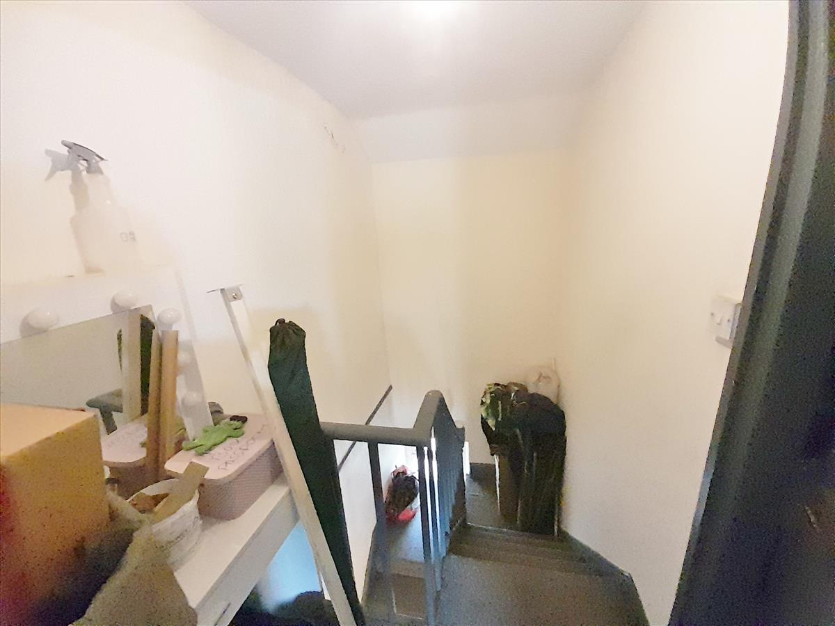 Graham Street Top Floor Landing