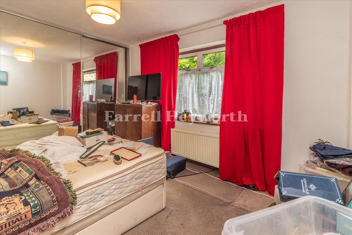 Bedroom 2 image 2