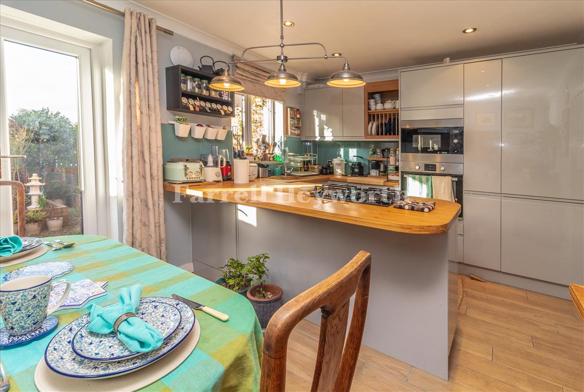 Kitchen Diner image 2