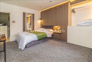 Flat 1 Bedroom image 3