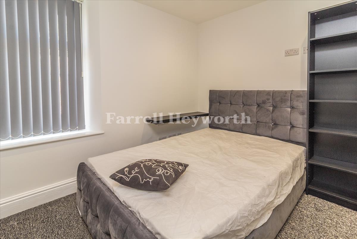 Flat 2 Bedroom 1 image 2
