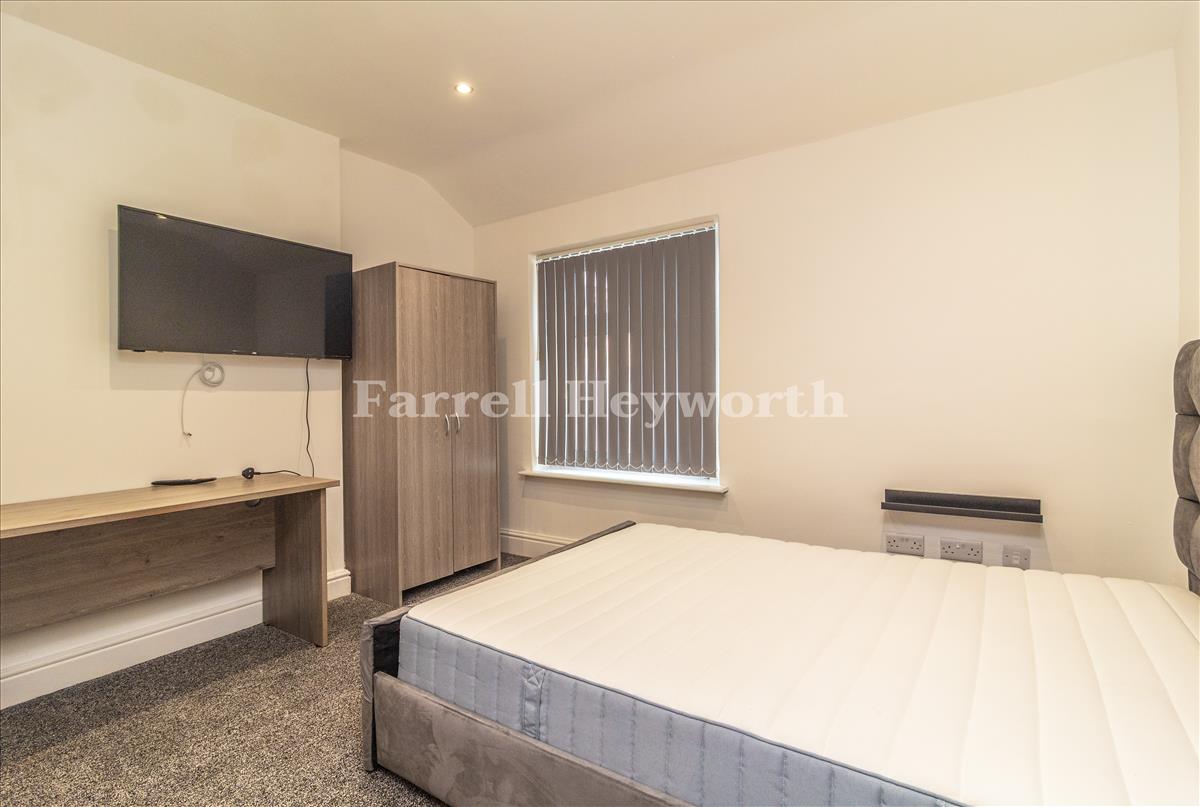 Flat 2 Bedroom 2 image 2