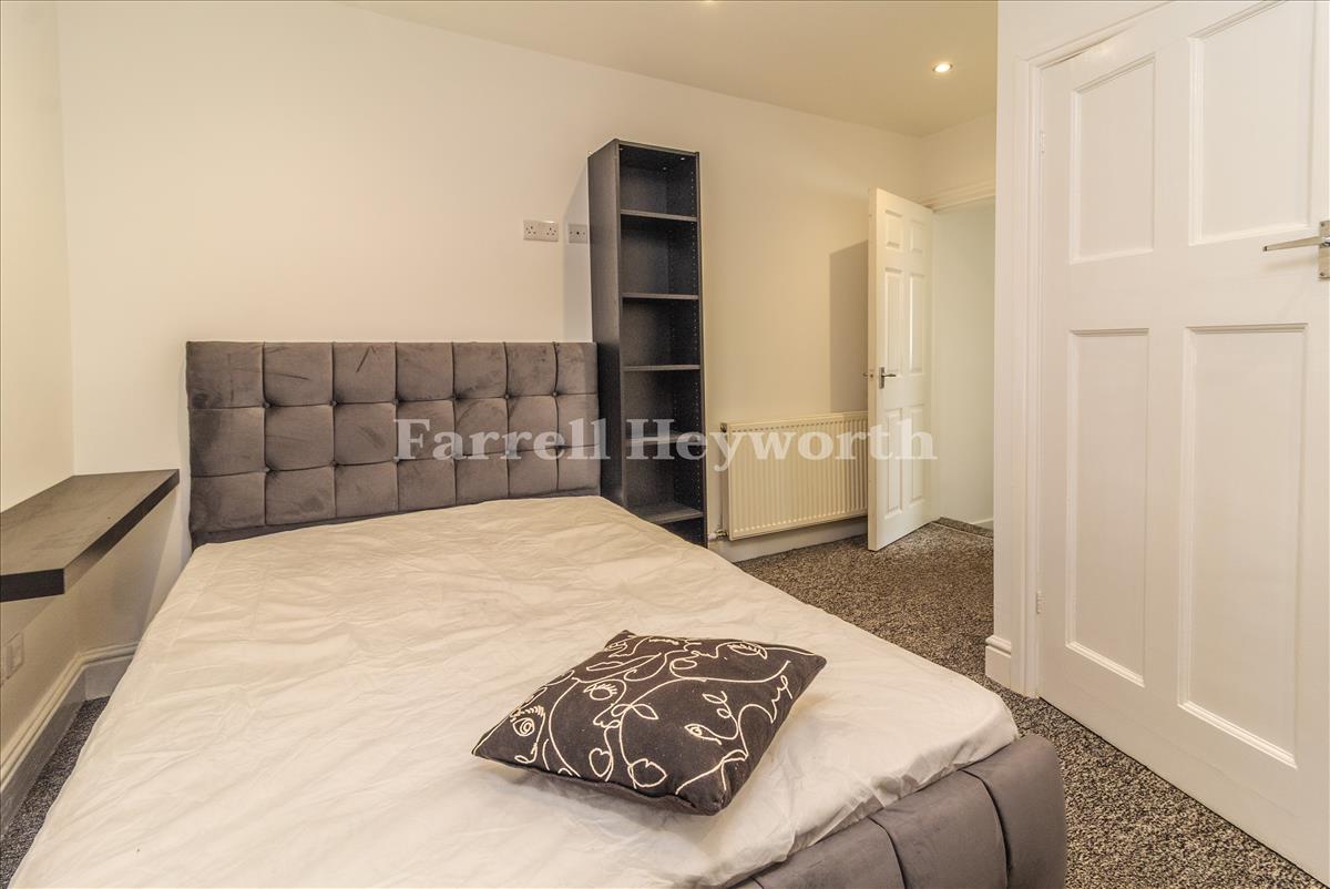 Flat 2 Bedroom1 image 4