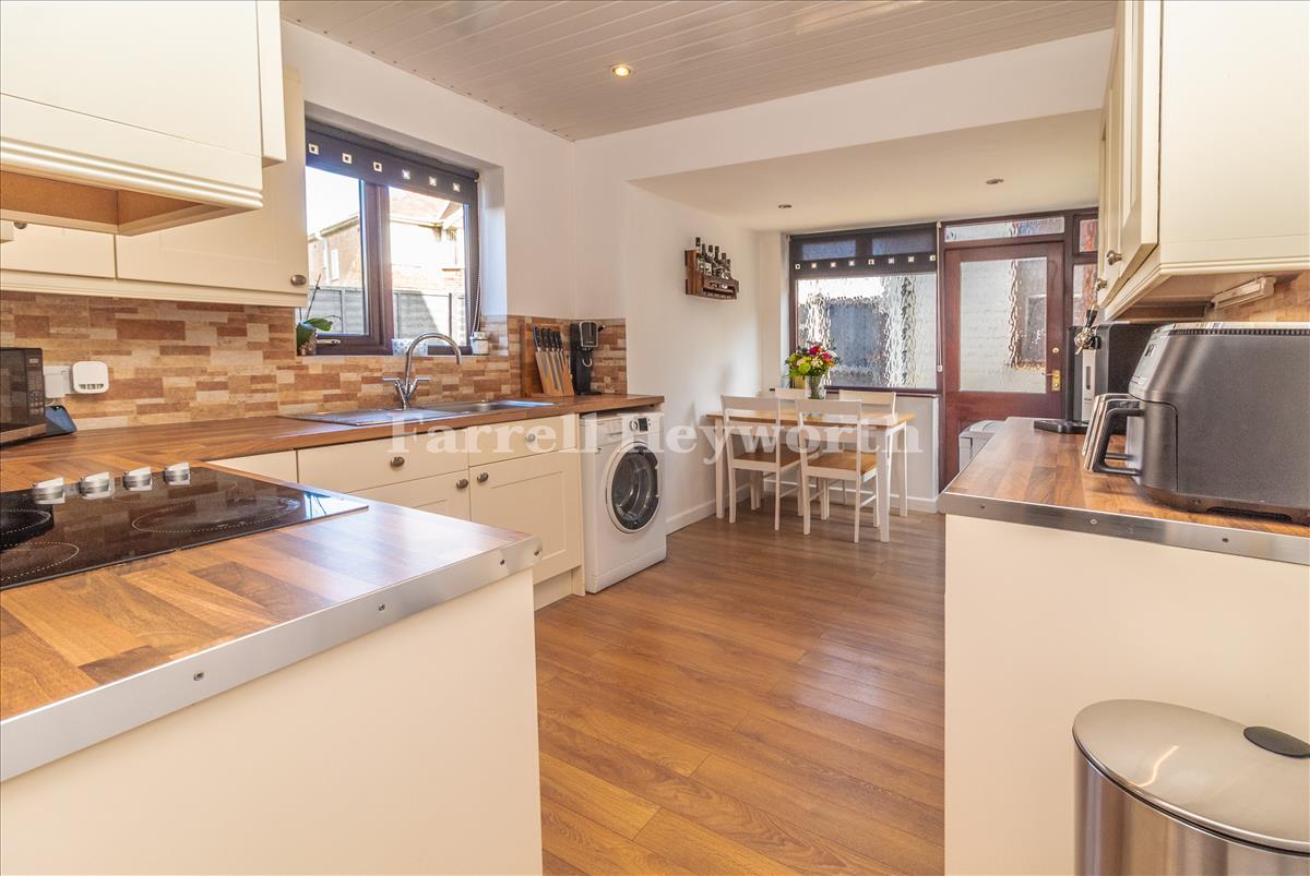 Kitchen Diner image 2