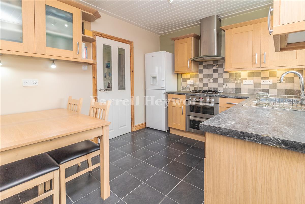 Kitchen Diner image 2