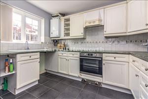 Kitchen b