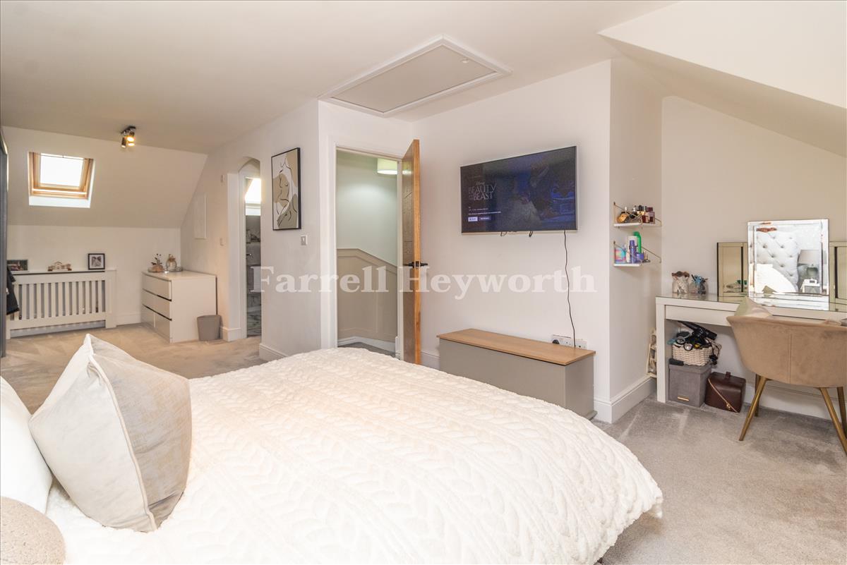 Master Bedroom image 4