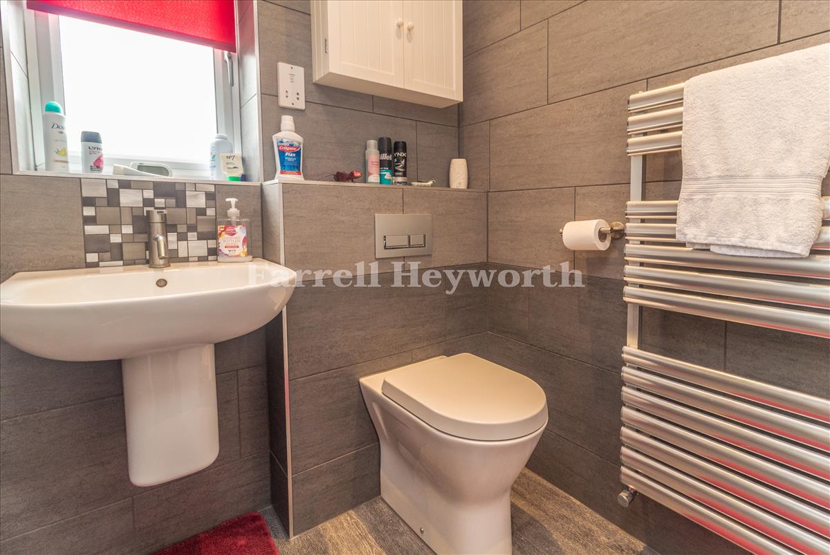 En Suite image 2
