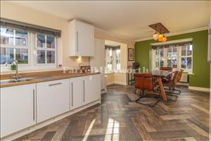 Kitchen Diner image 2