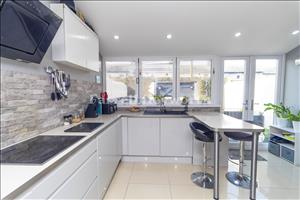 Kitchen and dining 3