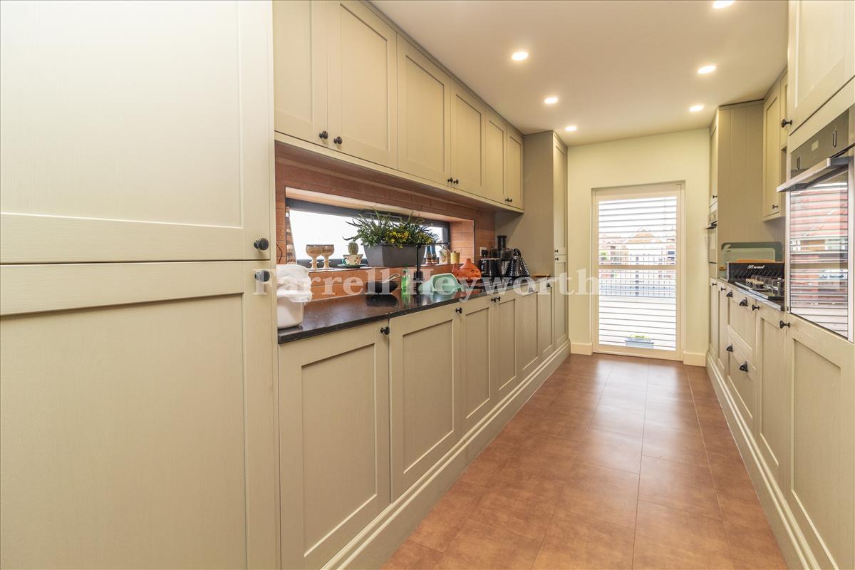 Kitchen Area image 3