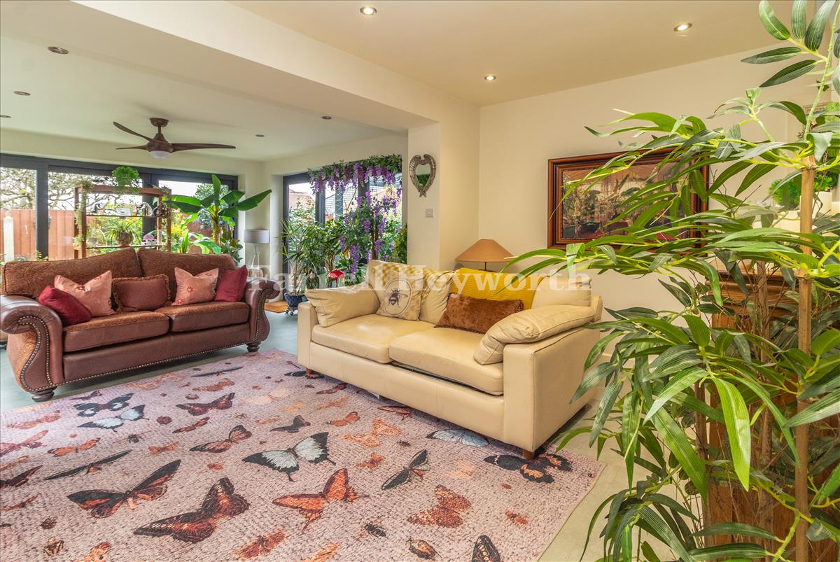 Sitting Room image 2