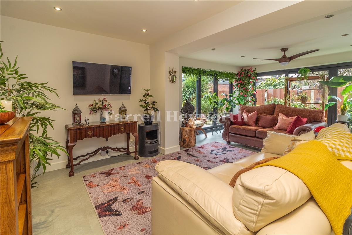 Sitting Room image 4