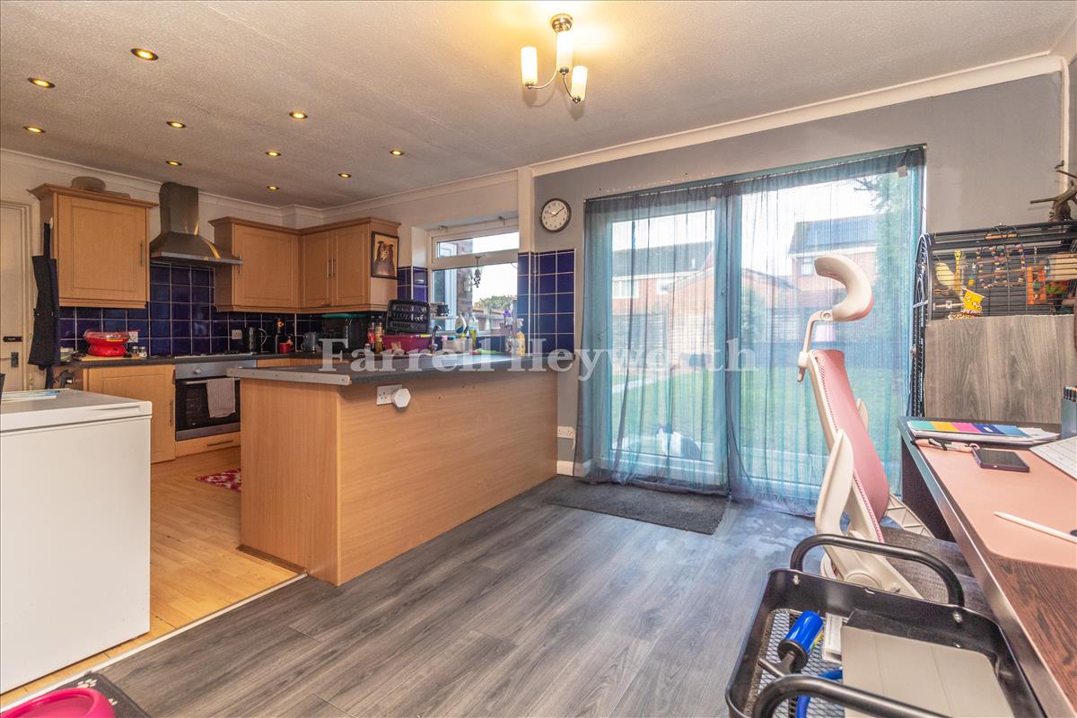 Kitchen Diner image 2