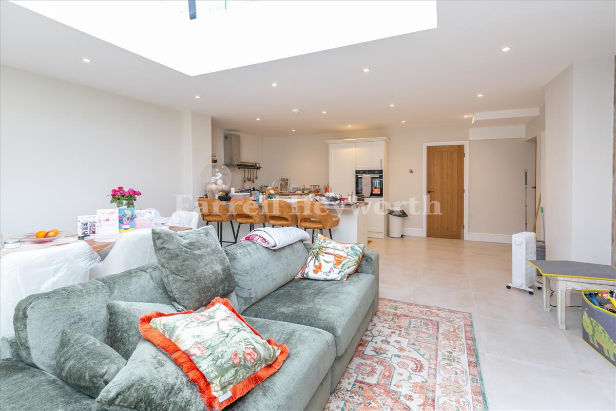 Kitchendiner family room view 6