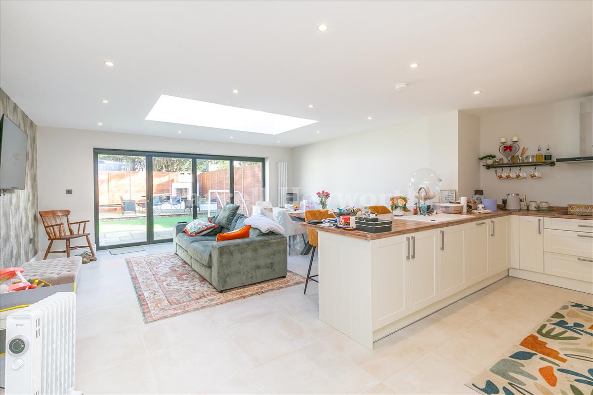 Kitchendiner family room