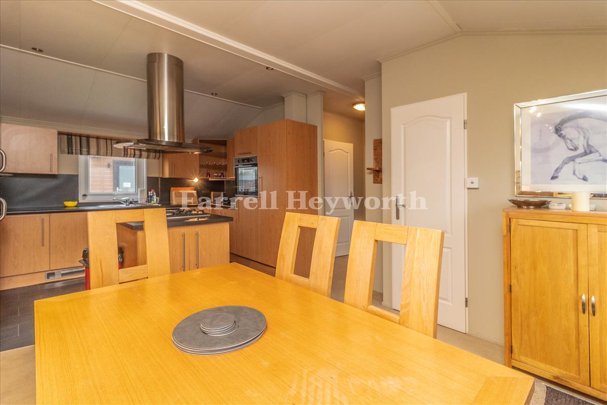 Kitchen Diner image 2