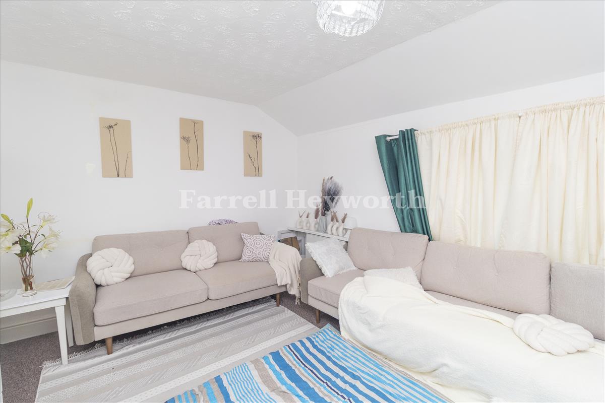 Flat 2 Lounge view 3