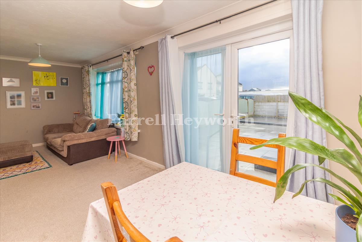 Lounge Diner image 2