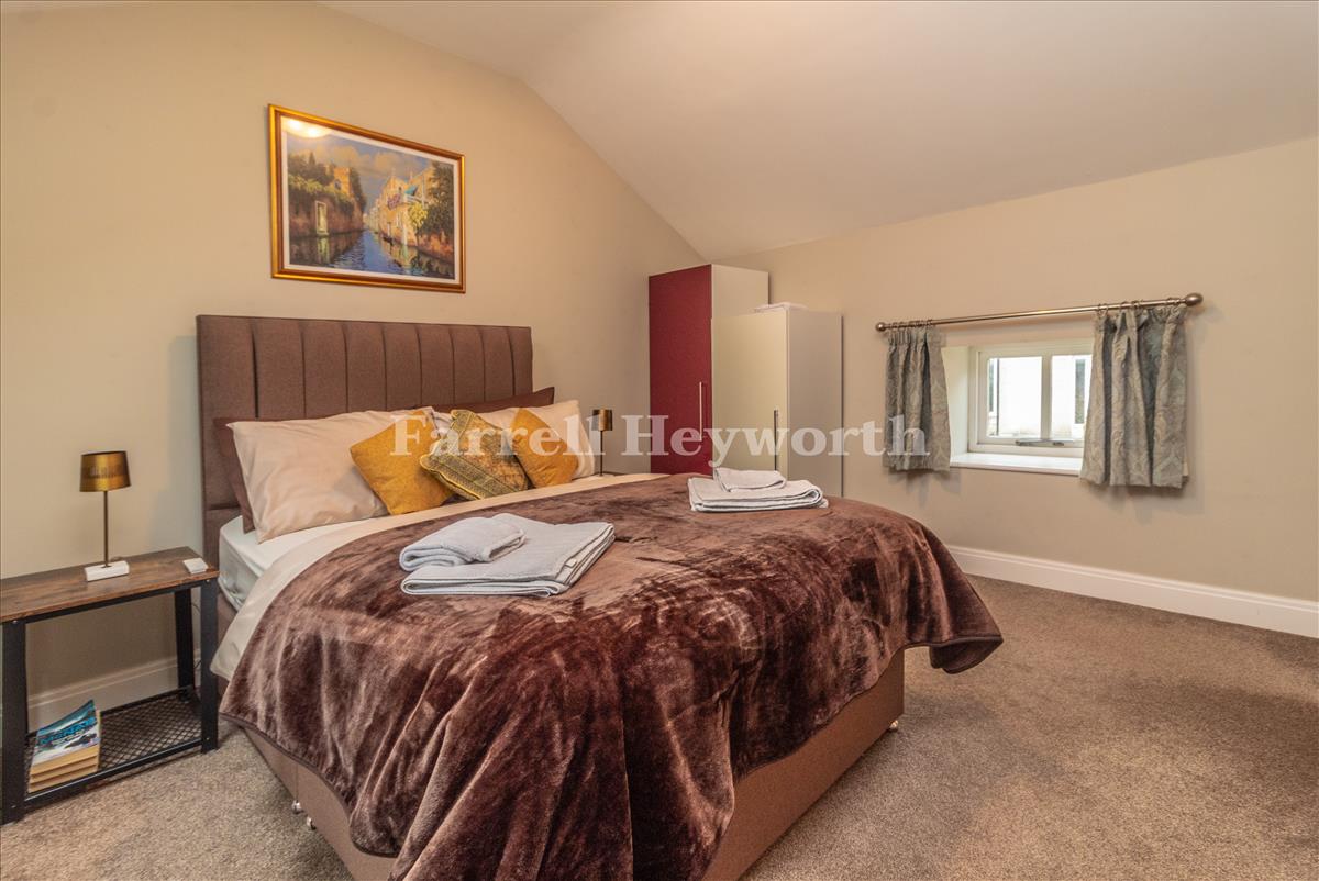 First Floor Bedroom image 3 Coach House