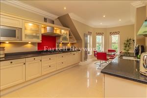 Kitchen Diner image 2