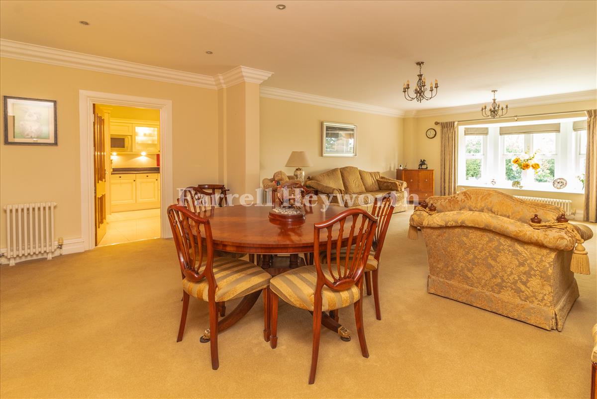 Lounge Diner image 4