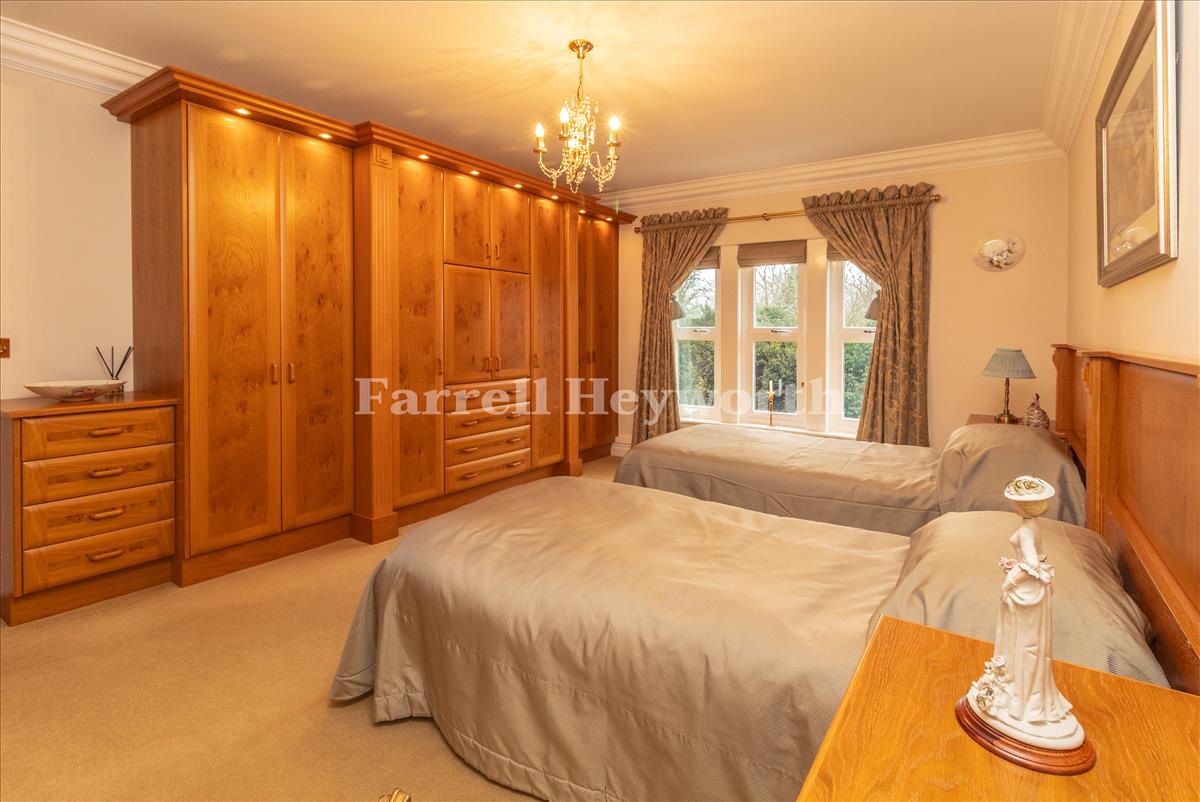 Master Bedroom image 4