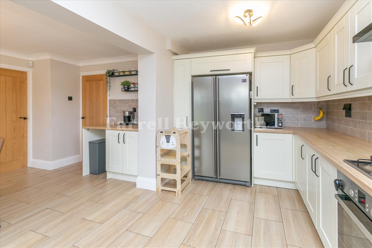 Kitchen diner view 4