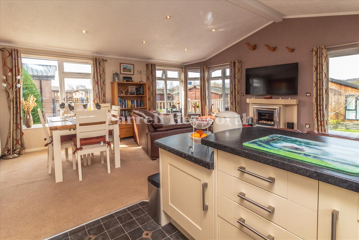 Open Plan Living image 4