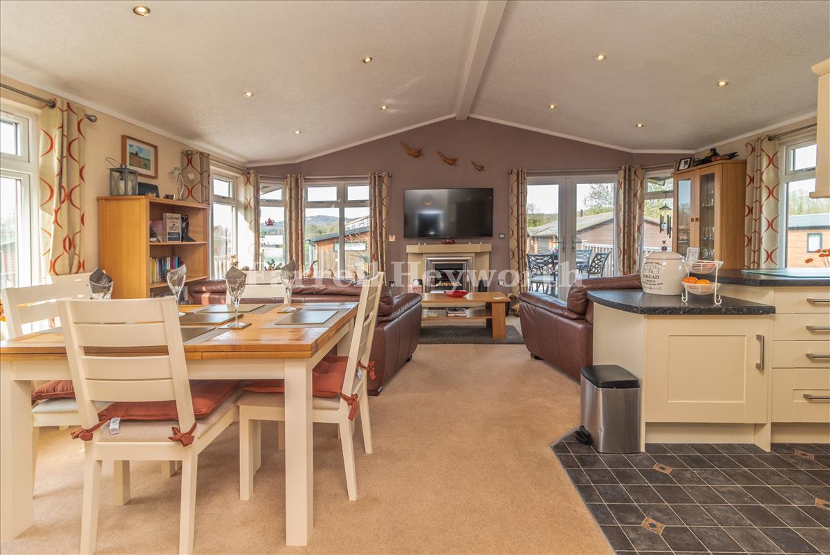 Open Plan Living image 6