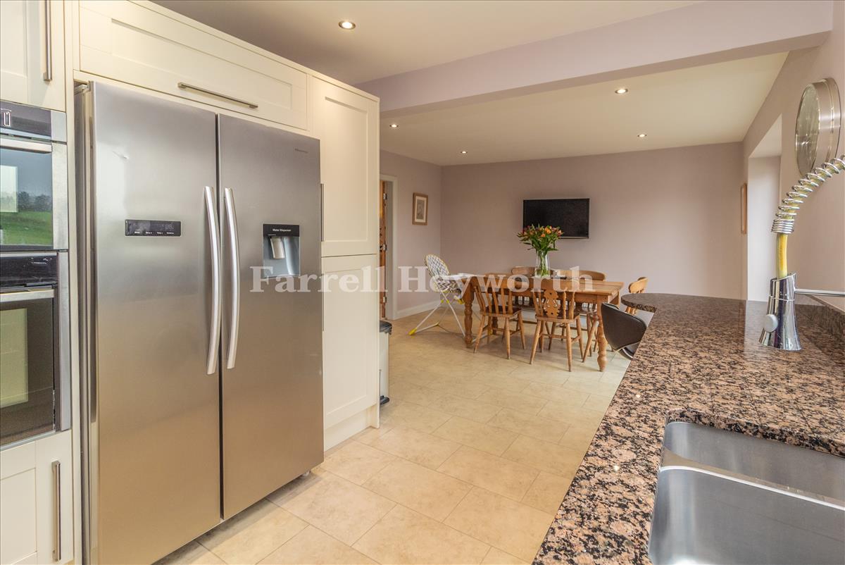 Kitchen Diner image 2