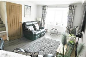 Hadrian Rd living room 2