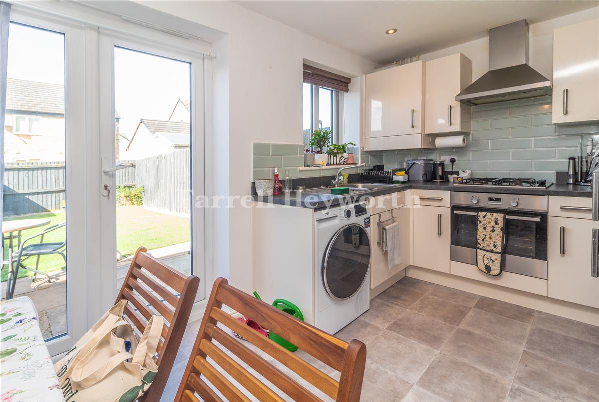 Kitchen Diner image 2