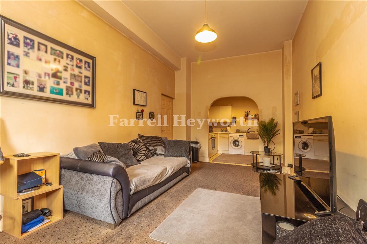 Lounge image 2