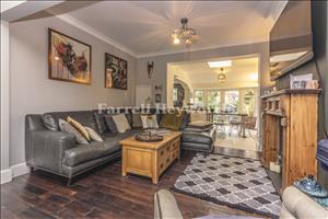 Lounge b